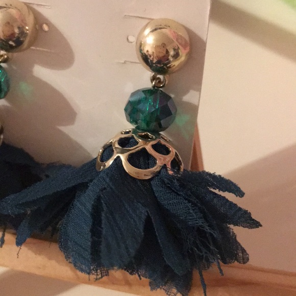 Francesca’s tassel feathery earrings - Picture 3 of 4